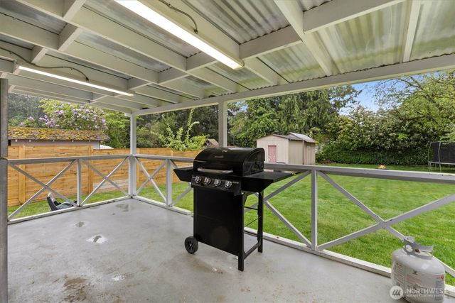 30573 5th Avenue SW, Federal Way, WA 98023