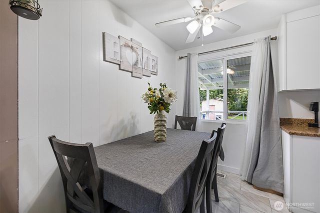 30573 5th Avenue SW, Federal Way, WA 98023