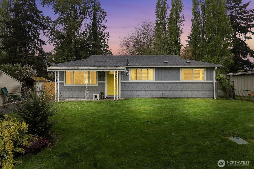 30573 5th Avenue SW, Federal Way, WA 98023
