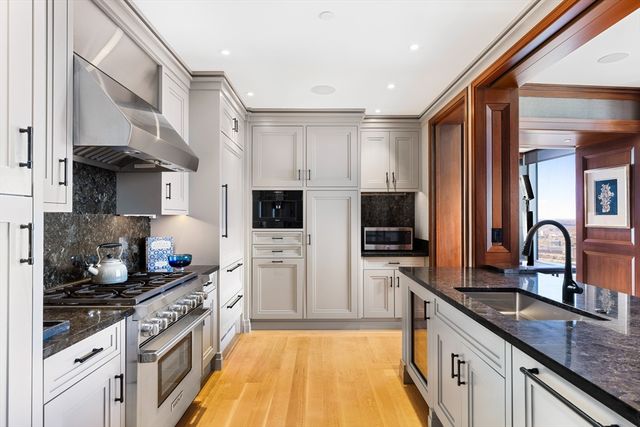 1 Dalton St 4901, Boston, MA 02199