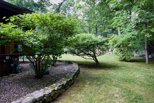 68 Spice Bush Lane, Tuxedo Park, NY 10987