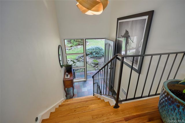 68 Spice Bush Lane, Tuxedo Park, NY 10987