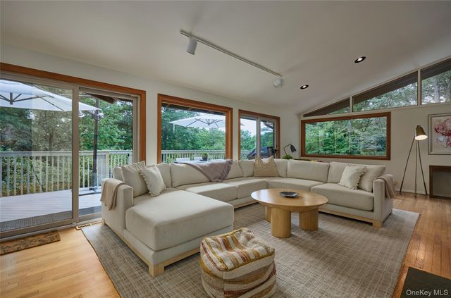68 Spice Bush Lane, Tuxedo Park, NY 10987