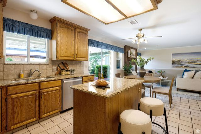1852 E WILD WILLOW LN, Sandy, UT 84093