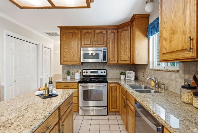 1852 E WILD WILLOW LN, Sandy, UT 84093