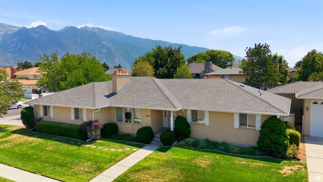 1852 E WILD WILLOW LN, Sandy, UT 84093
