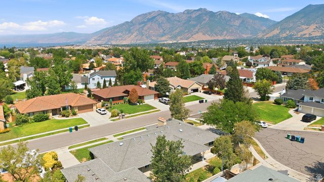 1852 E WILD WILLOW LN, Sandy, UT 84093