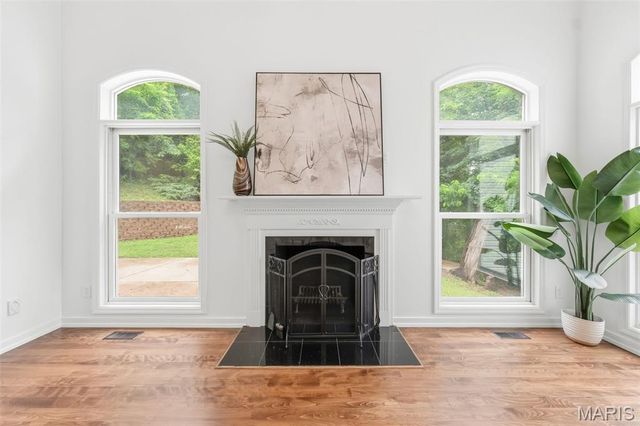 655 Old Riverwoods Lane, Chesterfield, MO 63017