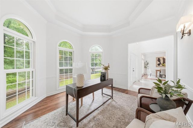 655 Old Riverwoods Lane, Chesterfield, MO 63017