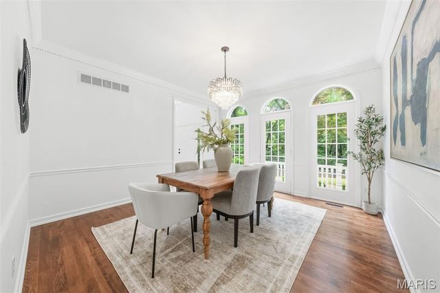 655 Old Riverwoods Lane, Chesterfield, MO 63017