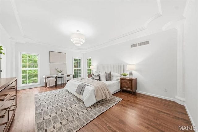 655 Old Riverwoods Lane, Chesterfield, MO 63017