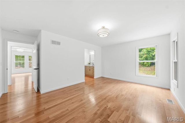 655 Old Riverwoods Lane, Chesterfield, MO 63017