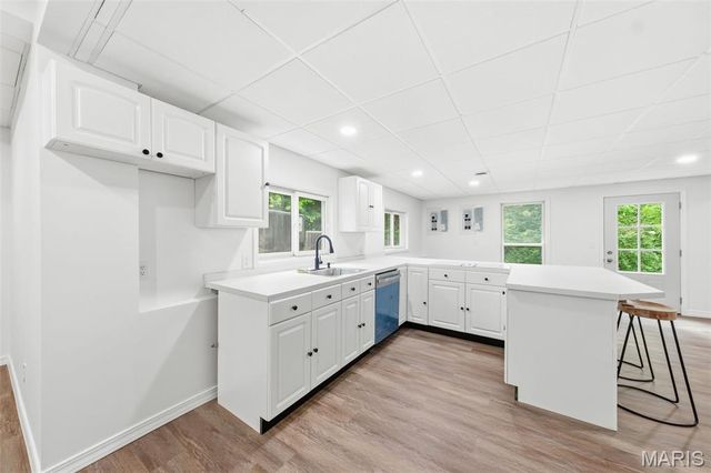 655 Old Riverwoods Lane, Chesterfield, MO 63017