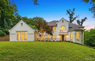 655 Old Riverwoods Lane, Chesterfield, MO 63017