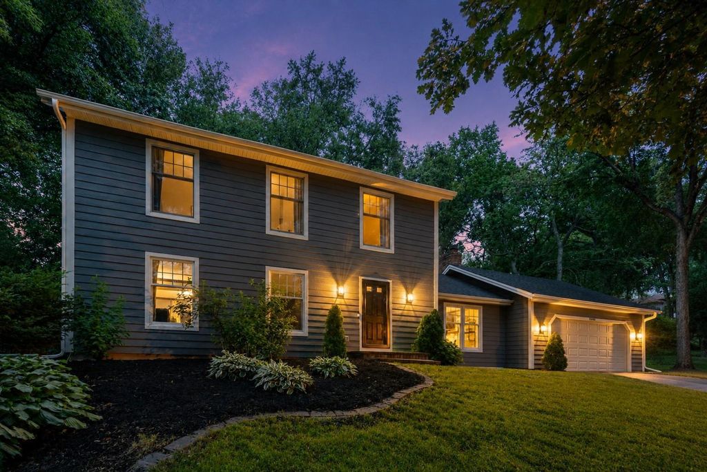 13645 Krestwood Drive, Burnsville, MN 55337
