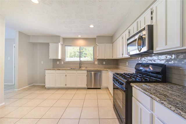 18927 Pine Trace Court, Humble, TX 77346