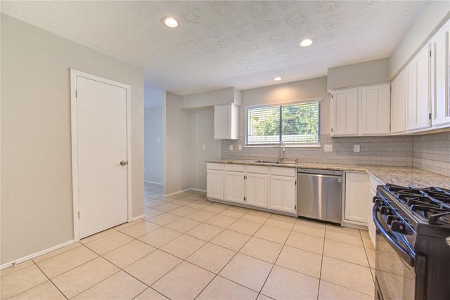 18927 Pine Trace Court, Humble, TX 77346