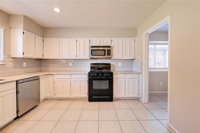 18927 Pine Trace Court, Humble, TX 77346