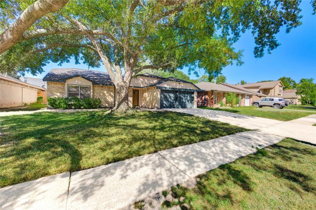 18927 Pine Trace Court, Humble, TX 77346