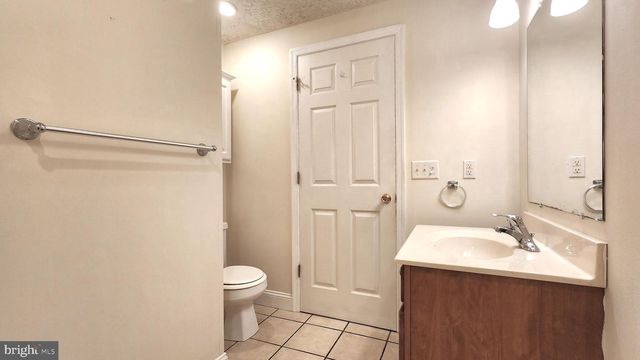 210 W HIGH ST, Felton, DE 19943