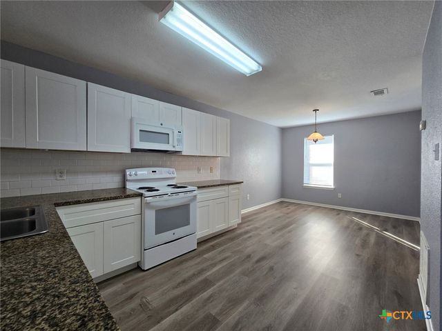 1604 Dugger Circle, Killeen, TX 76543