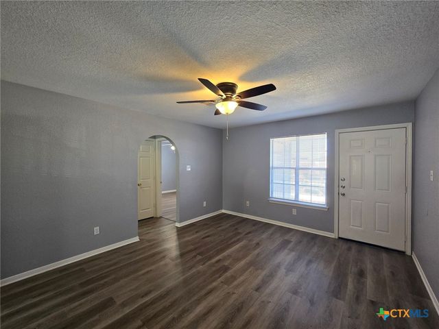 1604 Dugger Circle, Killeen, TX 76543