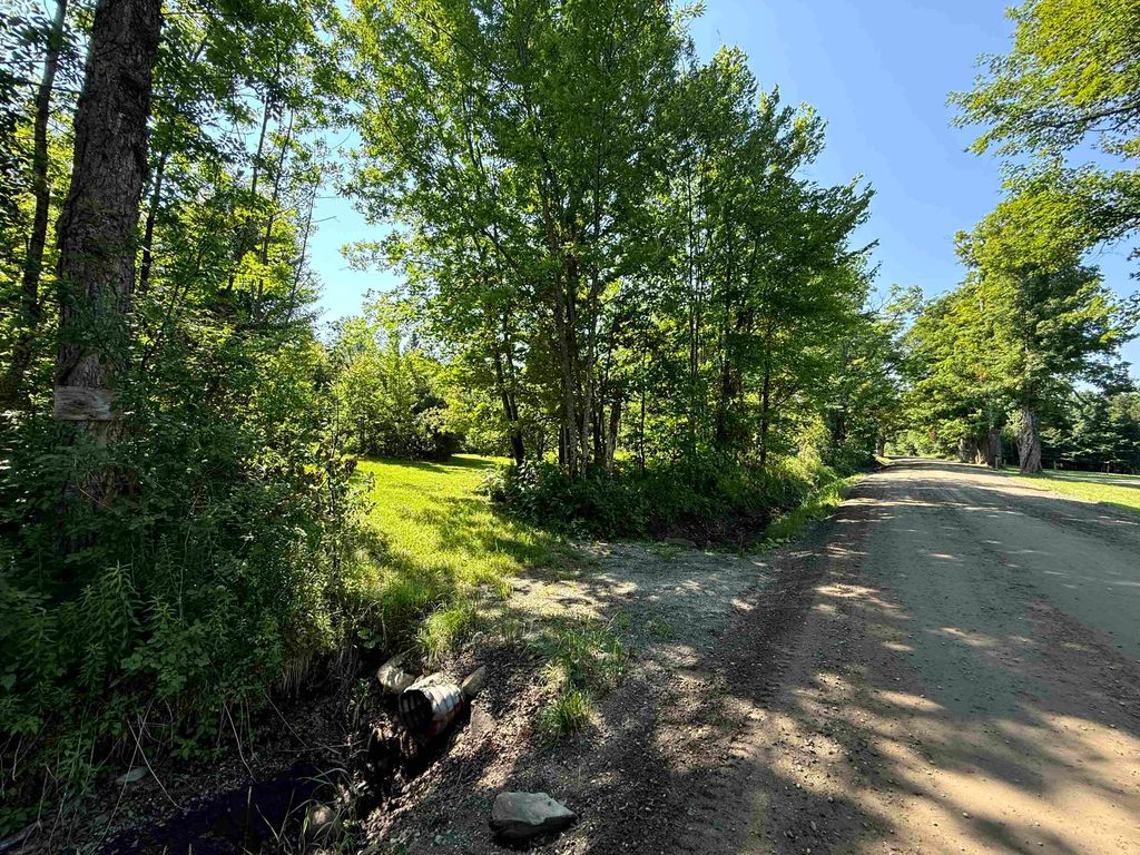 - Creek Road, Albany, VT 05820