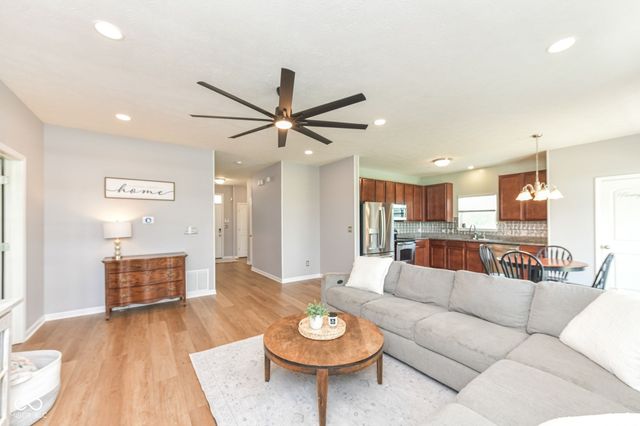 1410 Bigleaf Circle, Sheridan, IN 46069