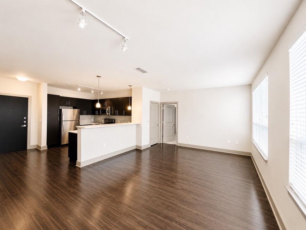 1340 W Gray Street 448, Houston, TX 77019