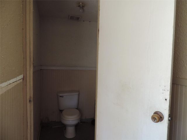 127 S Fenner Avenue, Cleveland, TX 77327