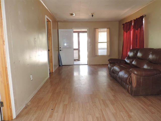 127 S Fenner Avenue, Cleveland, TX 77327