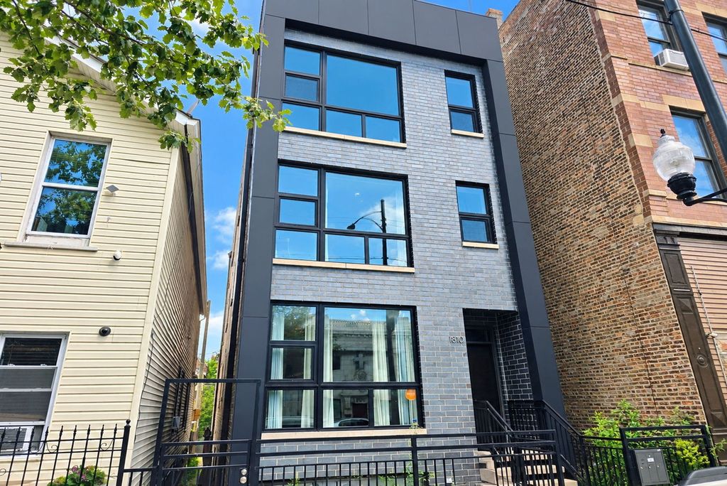 1810 S Racine Avenue 1, Chicago, IL 60608 — exterior