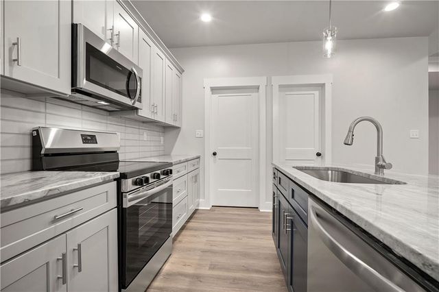7051 Country Oaks Drive N, Irvington, AL 36544