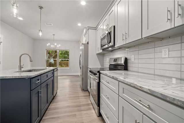 7051 Country Oaks Drive N, Irvington, AL 36544