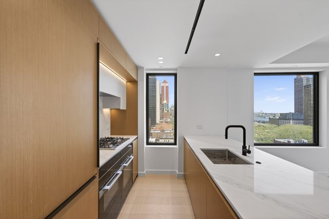 609 2nd Ave Apt 1202, New York City, NY 10016