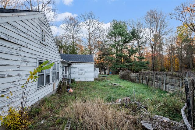 1103 W Mt Garfield Road, Norton Shores, MI 49441