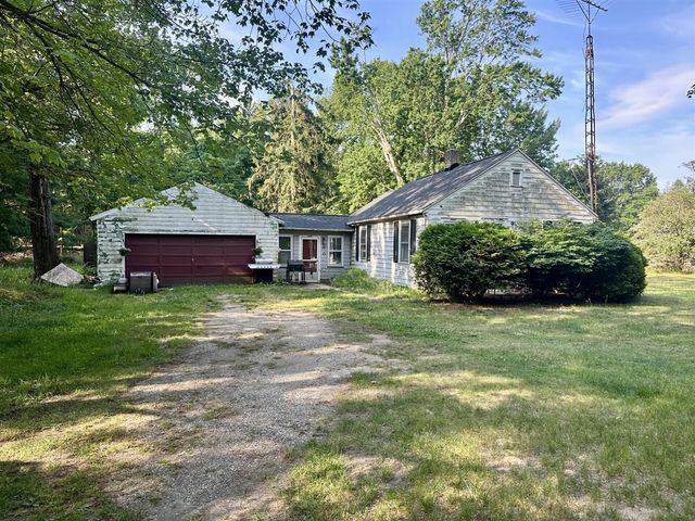 1103 W Mt Garfield Road, Norton Shores, MI 49441