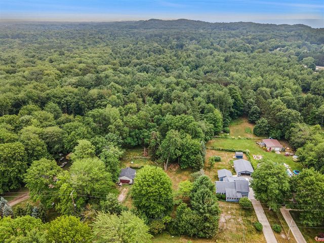 1103 W Mt Garfield Road, Norton Shores, MI 49441