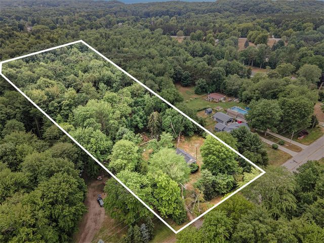 1103 W Mt Garfield Road, Norton Shores, MI 49441