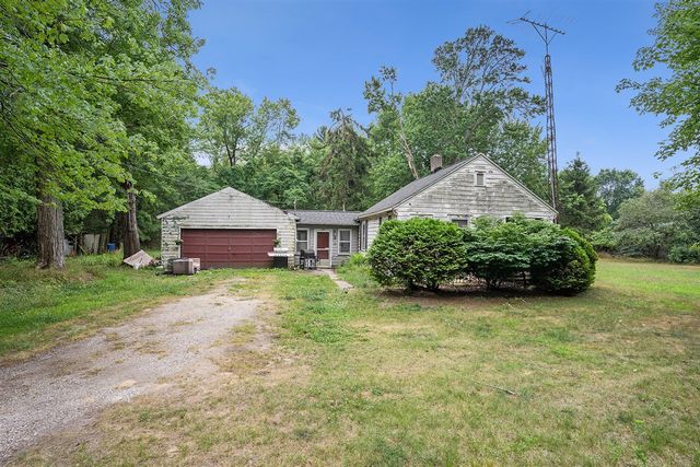 1103 W Mt Garfield Road, Norton Shores, MI 49441
