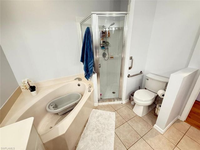 6210 Wilshire Pines CIR 1, Naples, FL 34109