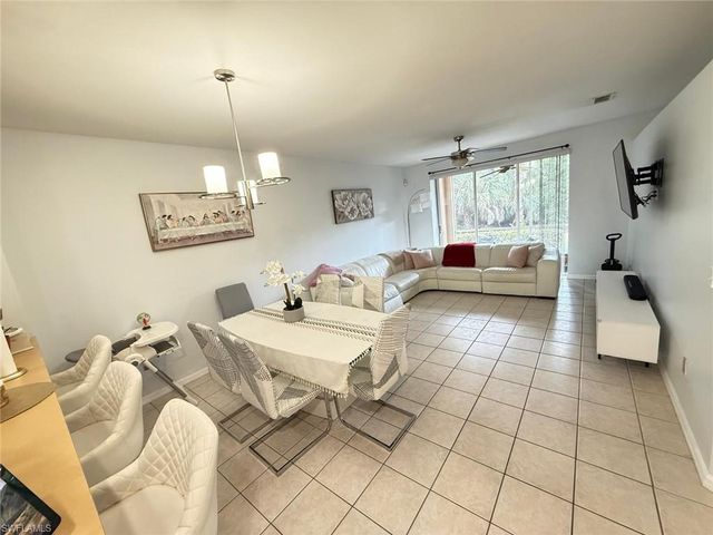 6210 Wilshire Pines CIR 1, Naples, FL 34109