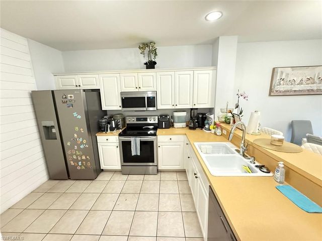 6210 Wilshire Pines CIR 1, Naples, FL 34109