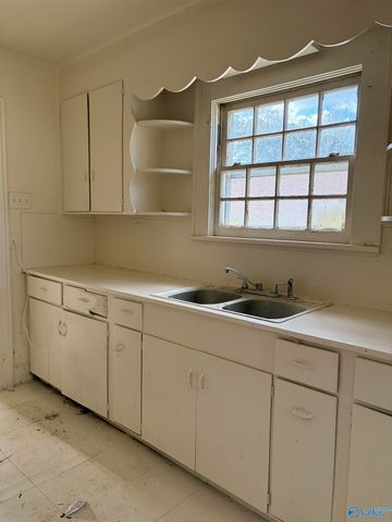 515 Elm Avenue, Gadsden, AL 35903