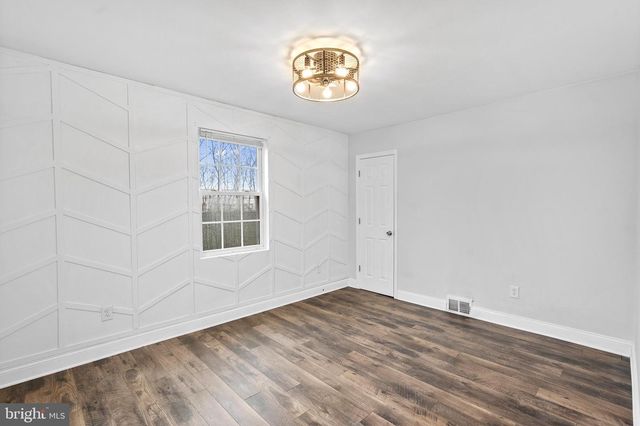 29 3RD, Morrisville, PA 19067