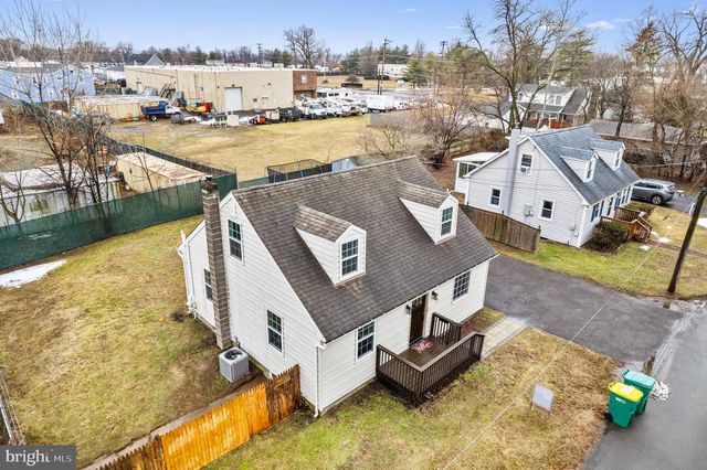 29 3RD, Morrisville, PA 19067