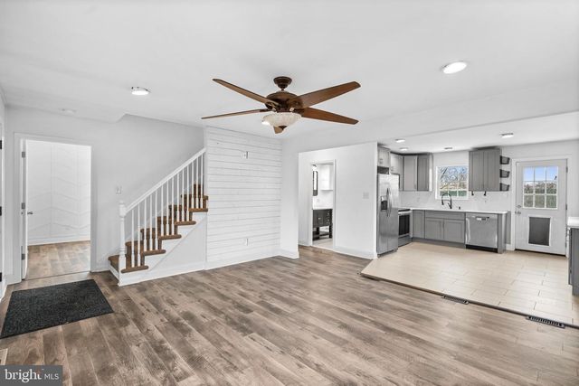 29 3RD, Morrisville, PA 19067