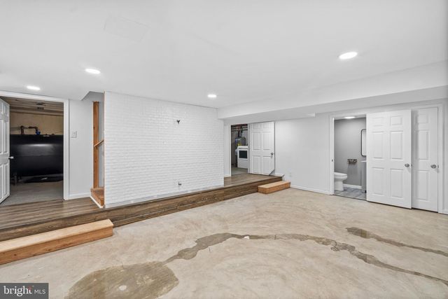 29 3RD, Morrisville, PA 19067