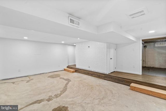 29 3RD, Morrisville, PA 19067