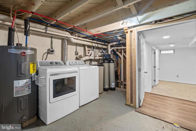 29 3RD, Morrisville, PA 19067